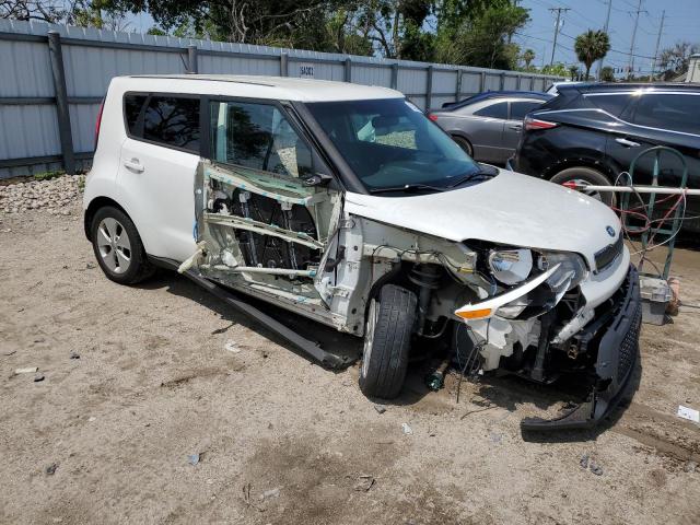 KNDJN2A24G7289662 - 2016 KIA SOUL WHITE photo 4