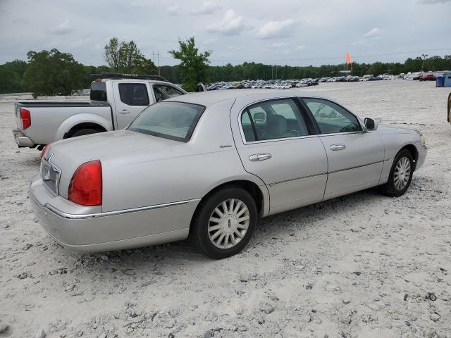 1LNHM81WX4Y669873 - 2004 LINCOLN TOWN CAR EXECUTIVE ვერცხლისფერი ფოტო 3
