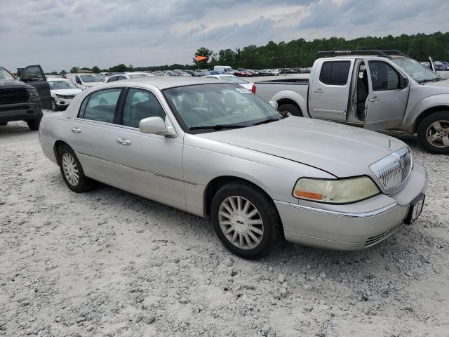 1LNHM81WX4Y669873 - 2004 LINCOLN TOWN CAR EXECUTIVE ვერცხლისფერი ფოტო 4