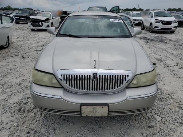 1LNHM81WX4Y669873 - 2004 LINCOLN TOWN CAR EXECUTIVE ვერცხლისფერი ფოტო 5