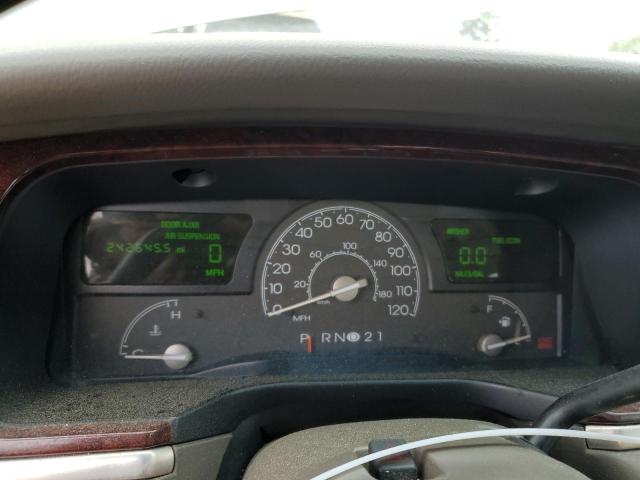1LNHM81WX4Y669873 - 2004 LINCOLN TOWN CAR EXECUTIVE ვერცხლისფერი ფოტო 9