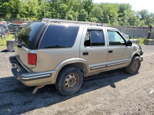 1GNDT13WXW2246928 - 1998 CHEVROLET BLAZER TAN photo 3