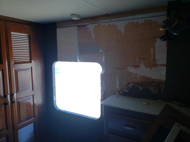 4UZACGCY0HCJN1724 - 2017 FREIGHTLINER CHASSIS XC შავი ფოტო 9