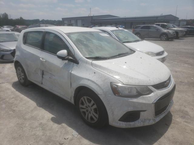 1G1JG6SG4H4162157 - 2017 CHEVROLET SONIC WHITE photo 4