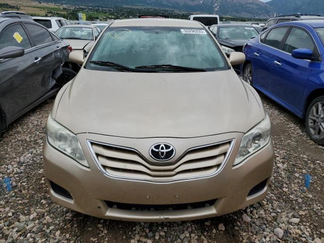 4T1BF3EK7BU735262 - 2011 TOYOTA CAMRY BASE GOLD photo 5