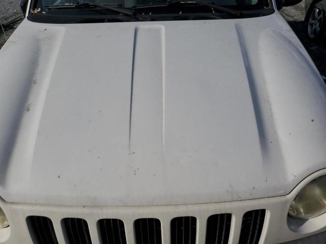 1J4GL48K33W541364 - 2003 JEEP LIBERTY SPORT WHITE photo 11
