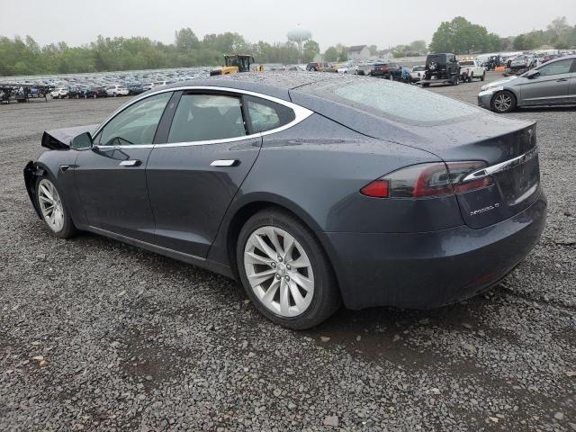 5YJSA1E25HF192230 - 2017 TESLA MODEL S GRAY photo 2