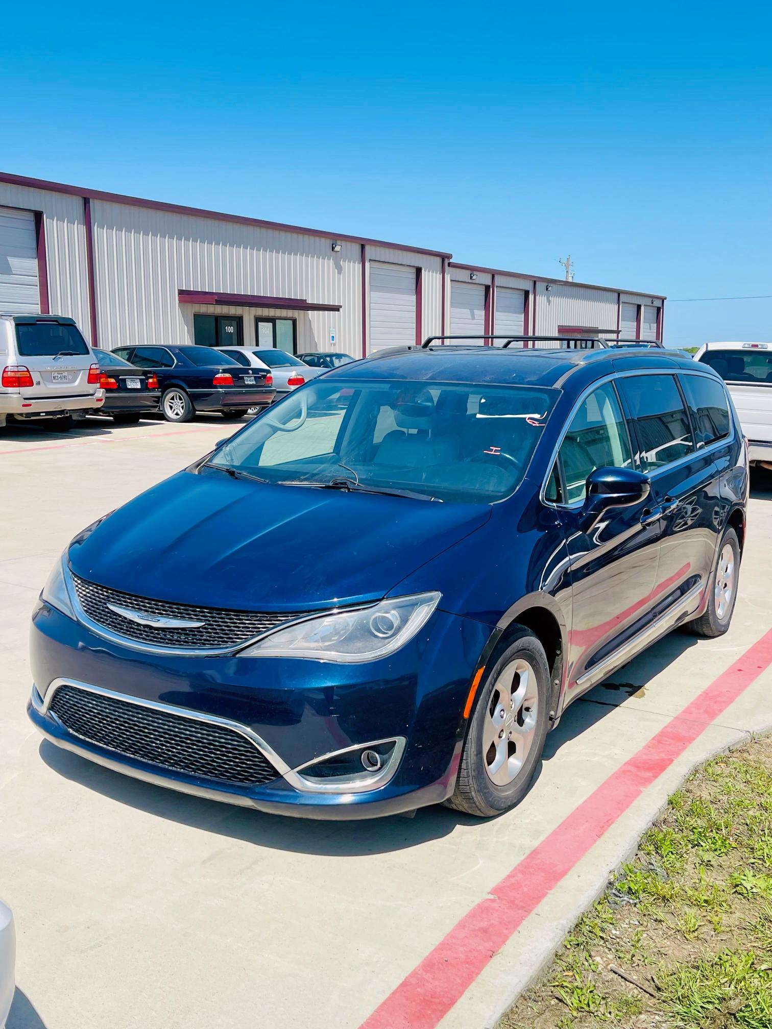 2C4RC1EG2HR811746 - 2017 CHRYSLER PACIFICA TOURING L PLUS BLUE photo 2