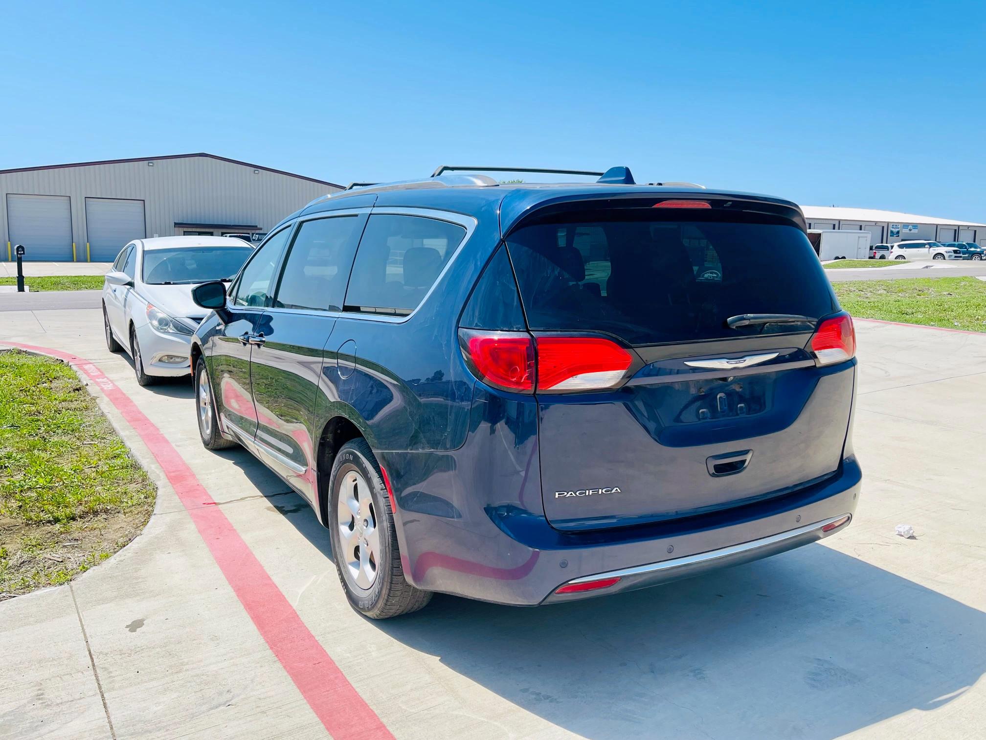 2C4RC1EG2HR811746 - 2017 CHRYSLER PACIFICA TOURING L PLUS BLUE photo 3