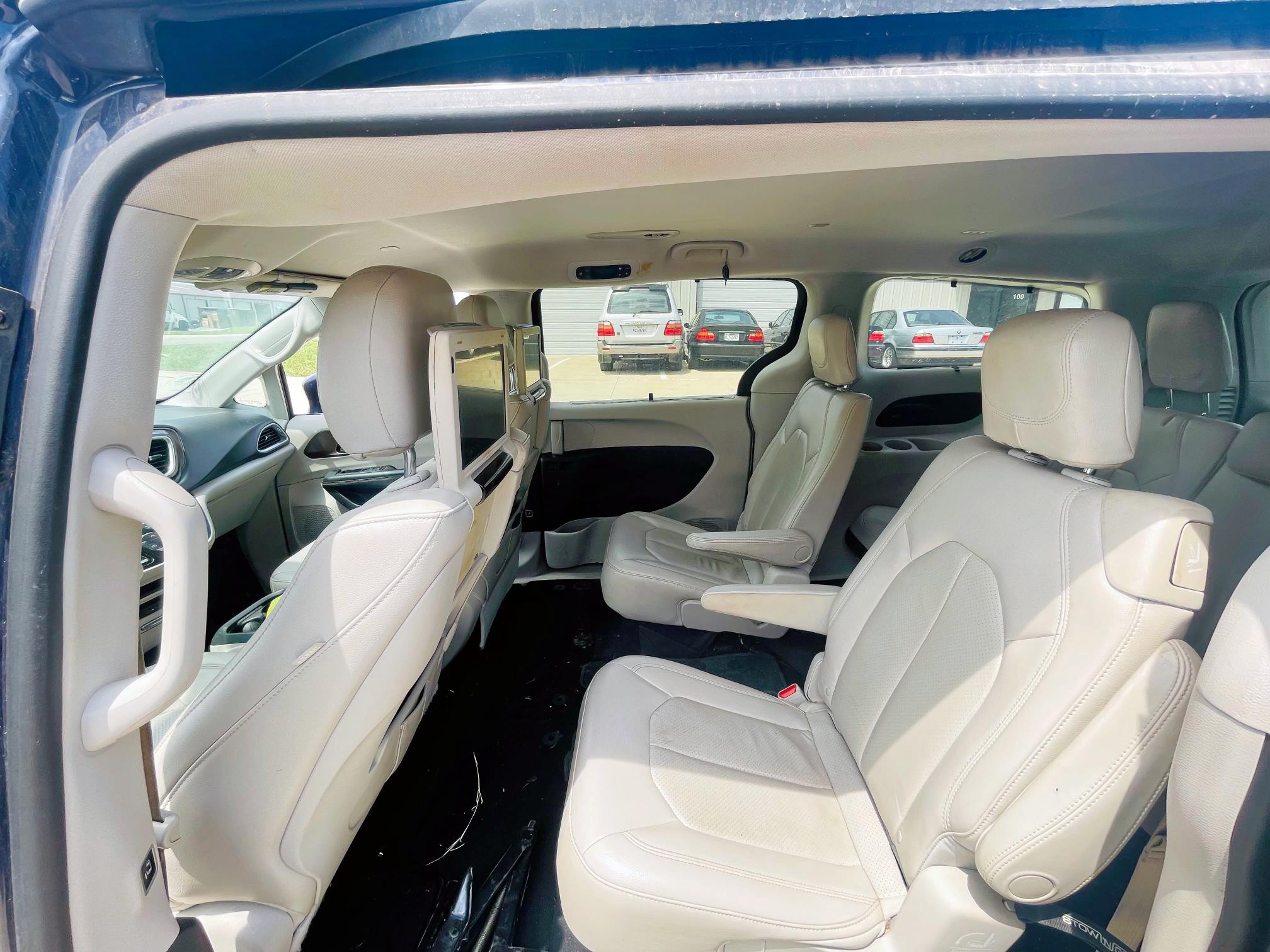 2C4RC1EG2HR811746 - 2017 CHRYSLER PACIFICA TOURING L PLUS BLUE photo 9