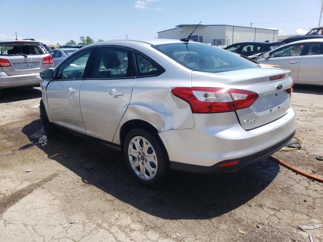 1FAHP3F2XCL156595 - 2012 FORD FOCUS SE SILVER photo 2