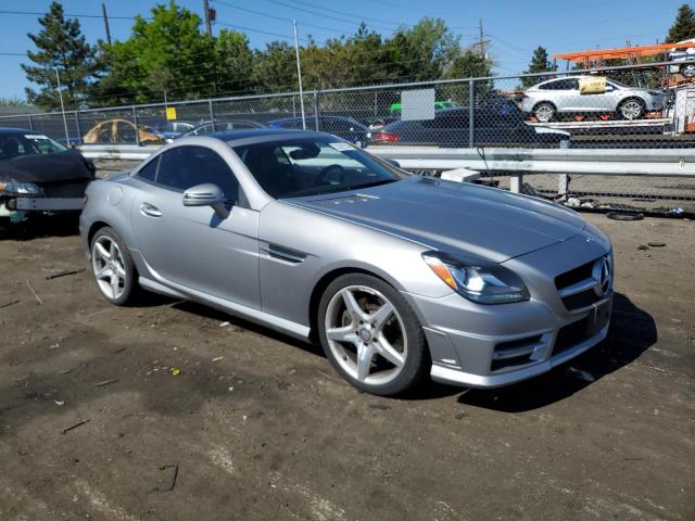 WDDPK4HA9FF102437 - 2015 MERCEDES-BENZ SLK 250 SILVER photo 4