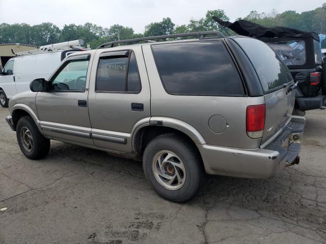 1GNDT13W8Y2237843 - 2000 CHEVROLET BLAZER GRAY photo 2