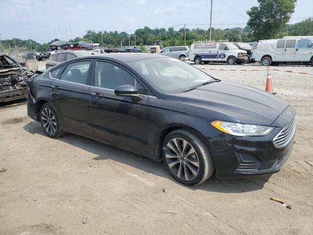 3FA6P0T94LR173174 - 2020 FORD FUSION SE BLACK photo 4