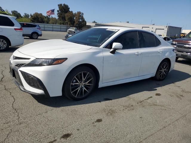 4T1T11BK1RU114184 - 2024 TOYOTA CAMRY SE NIGHT SHADE WHITE photo 1