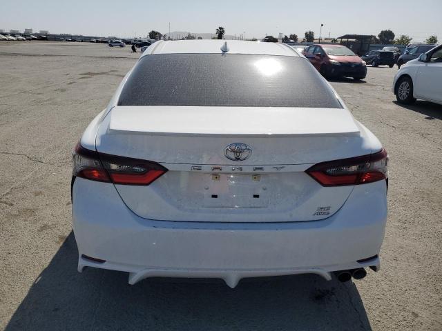 4T1T11BK1RU114184 - 2024 TOYOTA CAMRY SE NIGHT SHADE WHITE photo 6