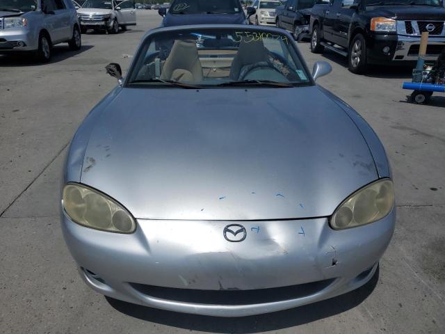 JM1NB353320221566 - 2002 MAZDA MX-5 MIATA BASE SILVER photo 5