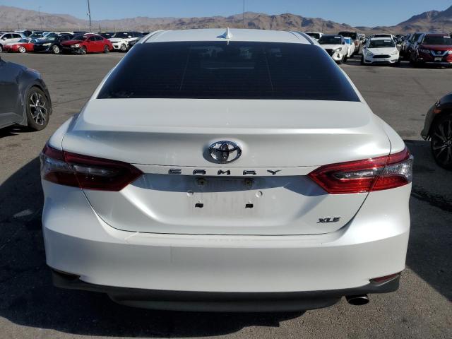 4T1F11AKXPU184861 - 2023 TOYOTA CAMRY XLE 白色 照片 6