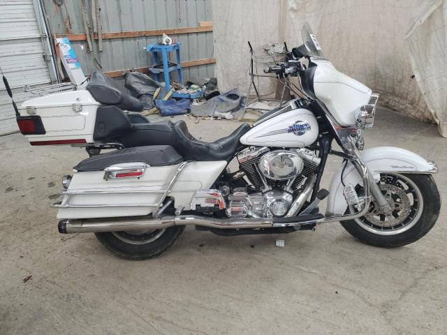 1HD1FCW196Y621332 - 2006 HARLEY-DAVIDSON FLHTCUI 白色 照片 1