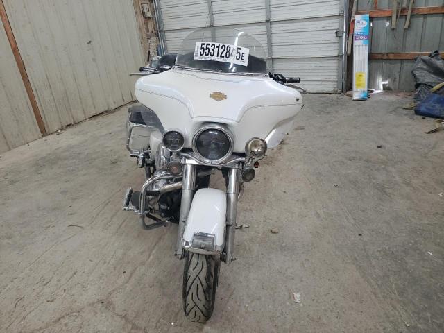 1HD1FCW196Y621332 - 2006 HARLEY-DAVIDSON FLHTCUI 白色 照片 2