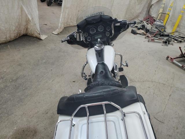 1HD1FCW196Y621332 - 2006 HARLEY-DAVIDSON FLHTCUI 白色 照片 6
