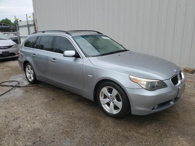 WBANN73537CN04216 - 2007 BMW 530 XIT SILVER photo 4