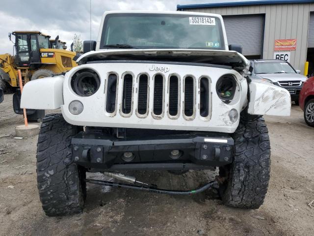 1C4BJWEG9FL684410 - 2015 JEEP WRANGLER U SAHARA WHITE photo 5