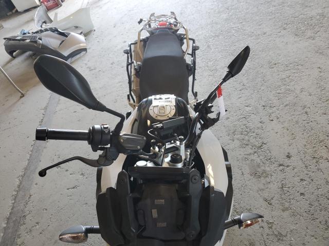 WB10B1809KZ786915 - 2019 BMW F700 GS WHITE photo 5