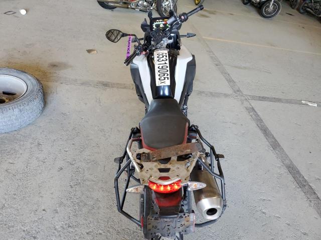 WB10B1809KZ786915 - 2019 BMW F700 GS WHITE photo 6