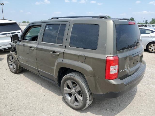 1C4NJRFB5FD412741 - 2015 JEEP PATRIOT LATITUDE GREEN photo 2