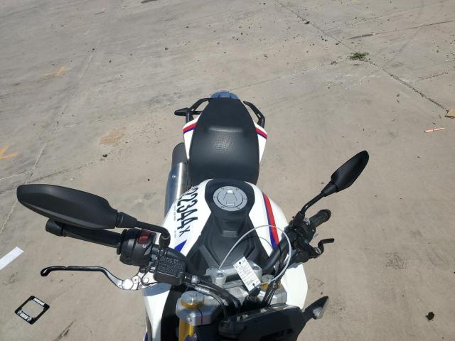 WB30G4302NRA33140 - 2022 BMW G310 R WHITE photo 5