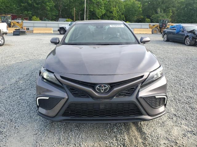 4T1T11AK5PU777983 - 2023 TOYOTA CAMRY SE NIGHT SHADE GRAY photo 5