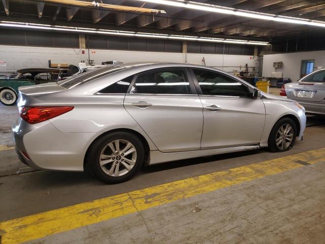 5NPEB4AC1EH828875 - 2014 HYUNDAI SONATA GLS SILVER photo 3