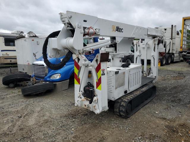 0710DE11970 - 2017 ALTC CUSTOM WHITE photo 2