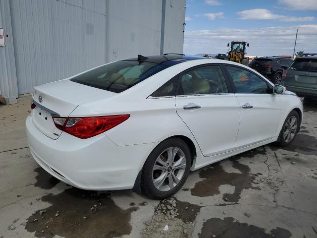 5NPEC4AC9DH553963 - 2013 HYUNDAI SONATA SE WHITE photo 3