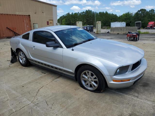 1ZVHT80N785167018 - 2008 FORD MUSTANG SILVER photo 4