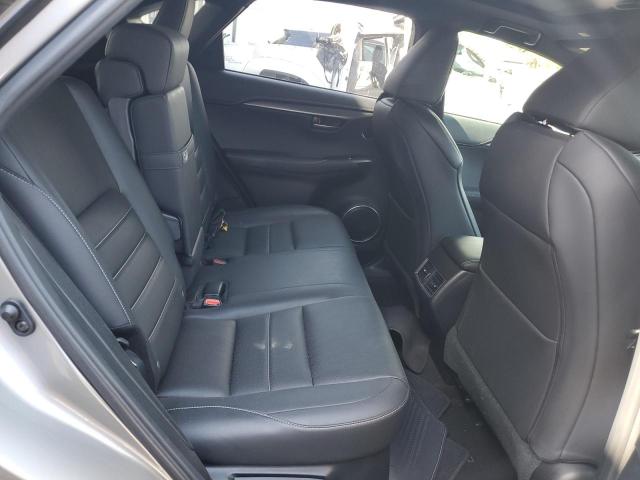 JTJYARBZ5J2111548 - 2018 LEXUS NX 300 BASE 银色 照片 11