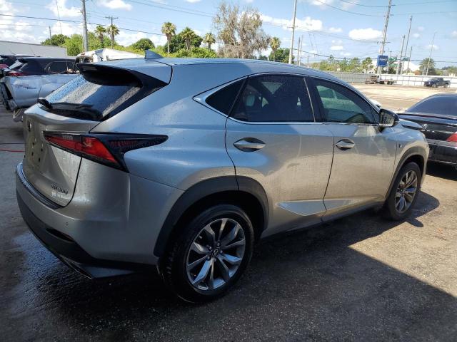 JTJYARBZ5J2111548 - 2018 LEXUS NX 300 BASE 银色 照片 3