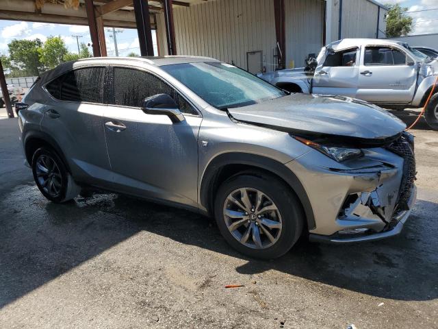 JTJYARBZ5J2111548 - 2018 LEXUS NX 300 BASE 银色 照片 4