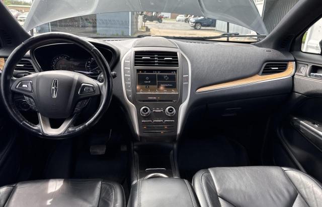 5LMCJ2C96GUJ04570 - 2016 LINCOLN MKC SELECT შავი ფოტო 9