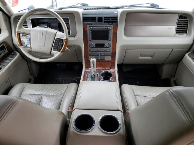5LMJJ2J55BEJ03677 - 2011 LINCOLN NAVIGATOR 白色 照片 8