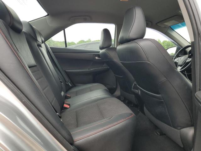 4T1BF1FK2GU246438 - 2016 TOYOTA CAMRY LE SILVER photo 10