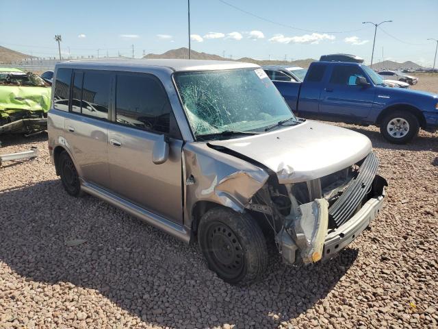 JTLKT324650207943 - 2005 TOYOTA SCION XB SILVER photo 4