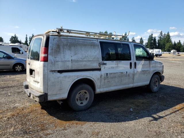 1GCHG35U431131944 - 2003 CHEVROLET EXPRESS 35 WHITE photo 3