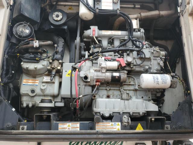 1UYVS2537N2519414 - 2022 UTILITY VS2RA 白色 照片 7