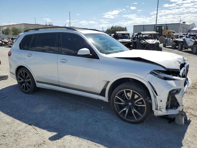 5UXCX4C52KLB40111 - 2019 BMW X7 XDRIVE50I WHITE photo 4