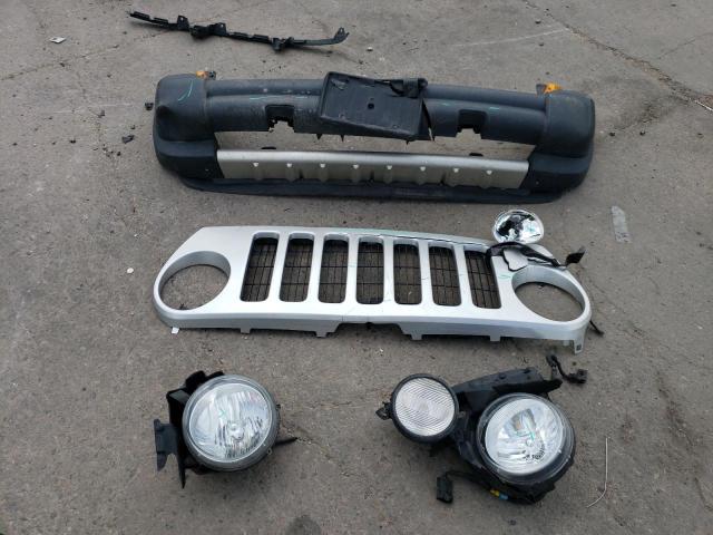 1J4GL38K35W566388 - 2005 JEEP LIBERTY RENEGADE 银色 照片 13