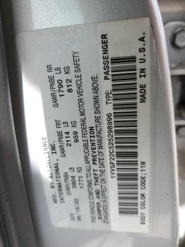 1YVGF22C525298996 - 2002 MAZDA 626 LX SILVER photo 13