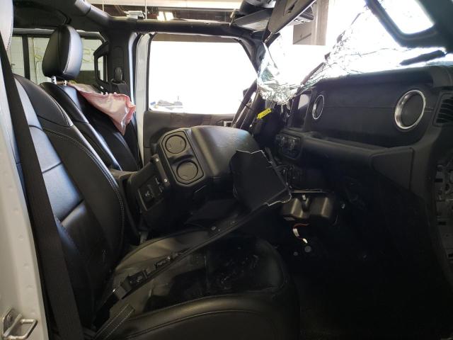 1C4HJXEN1KW505946 - 2019 JEEP WRANGLER U SAHARA WHITE photo 5