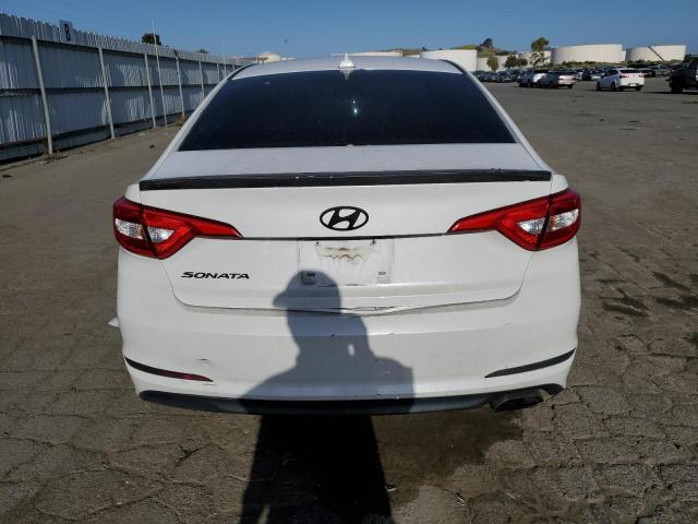 5NPE24AF7FH141962 - 2015 HYUNDAI SONATA SE WHITE photo 6